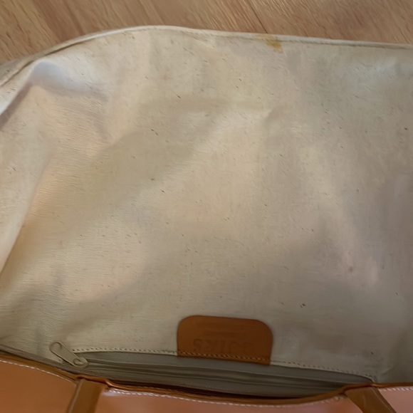 Guia’s Italian Leather Tote Bag - Picture 8 of 9